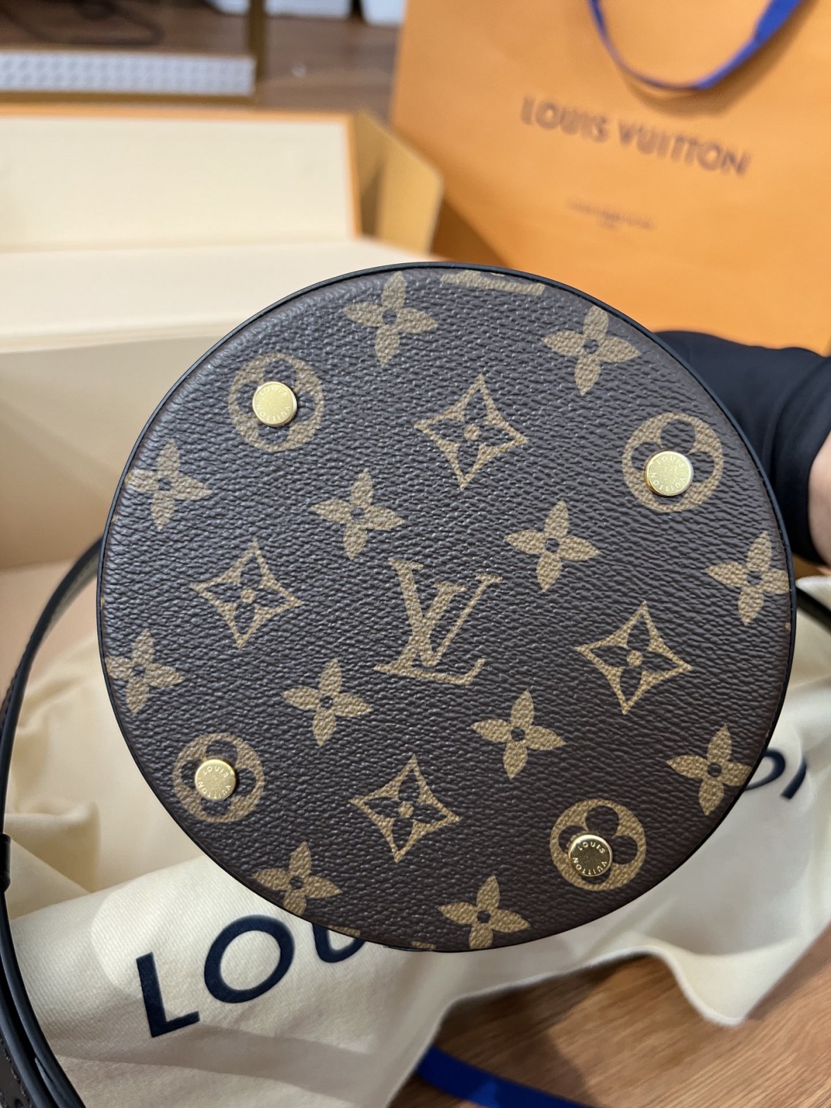 Shebag Louis Vuitton Canoe bag full review (2024 Aug updated)-Best Quality Fake designer Bag Review, Replica designer bag ru