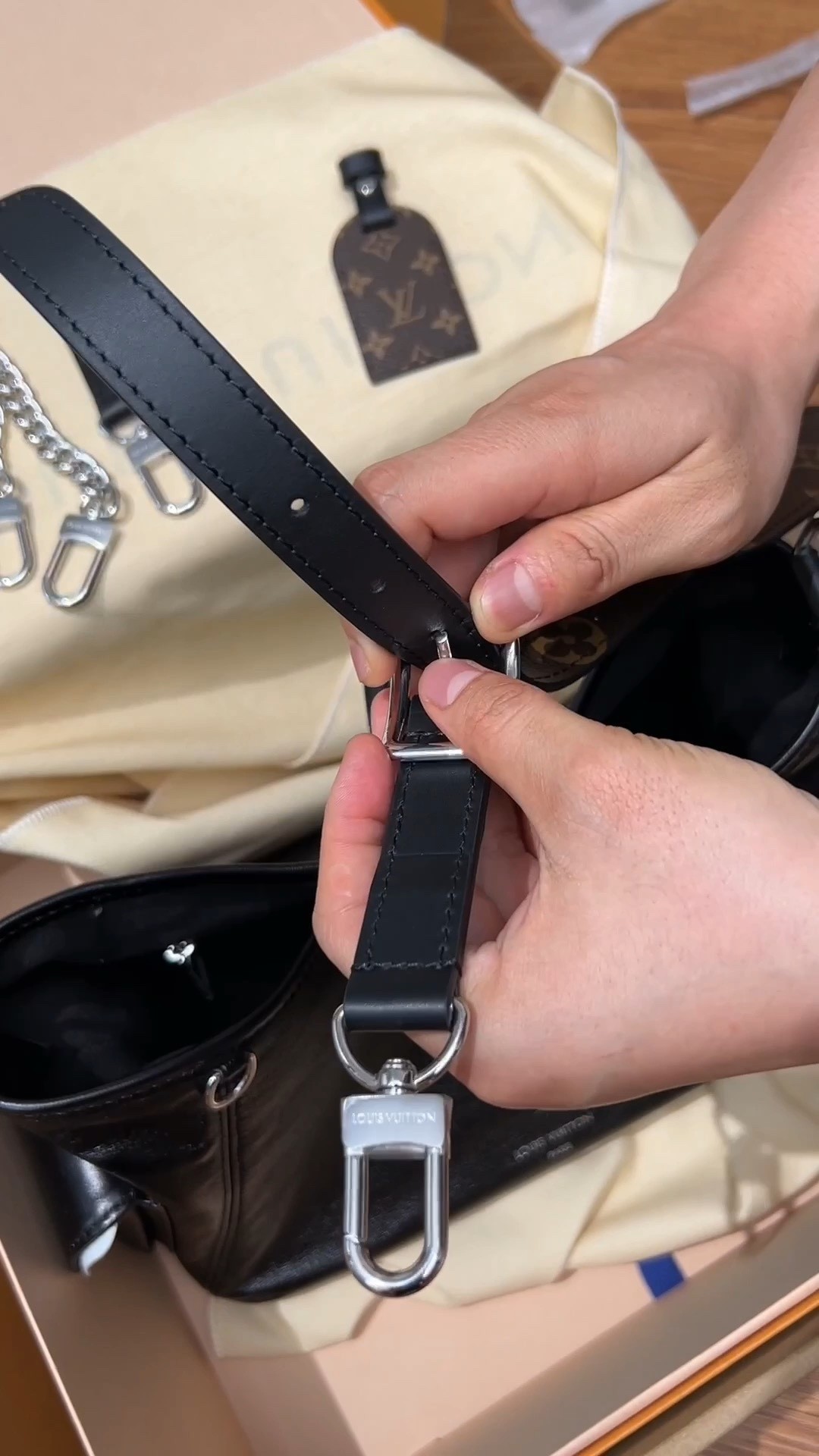 Shebag Louis Vuitton M24861 CARRYALL CARGO Bag full review（2024 Aug updated）-Best Quality Fake designer Bag Review, Replica designer bag ru