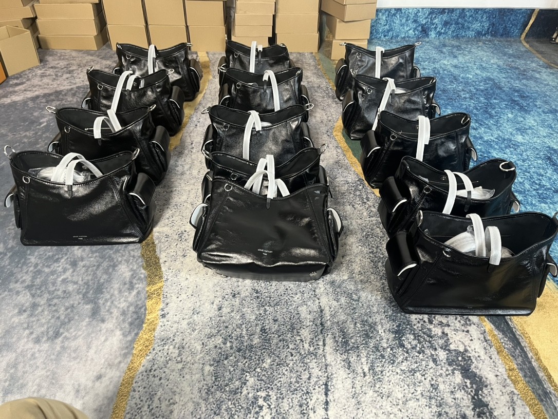 Shebag Louis Vuitton M24861 CARRYALL CARGO Bag full review（2024 Aug updated）-Best Quality Fake designer Bag Review, Replica designer bag ru