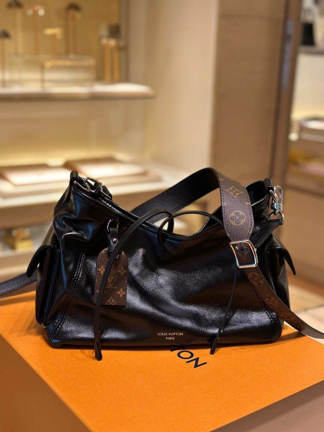Shebag Louis Vuitton M24861 CARRYALL CARGO Bag full review（2024 Aug updated）-Best Quality Fake designer Bag Review, Replica designer bag ru