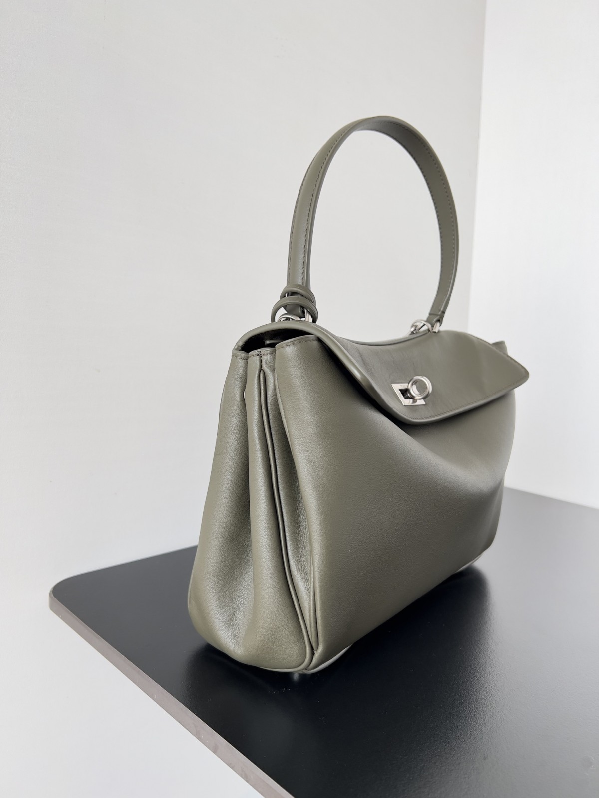 Shebag Balenciaga Rodeo Bag Replica Review（2024 Sep updated）-Best Quality Fake designer Bag Review, Replica designer bag ru