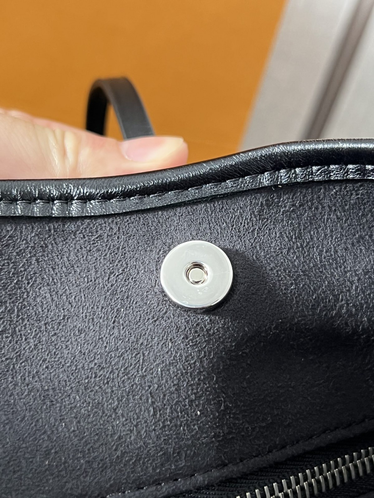 Shebag Louis Vuitton M25143 CARRYALL DARK medium size full review over 300 photos (2024 Sep updated )-Best Quality Fake designer Bag Review, Replica designer bag ru Shebag Louis Vuitton M25143 CARRYALL DARK medium size full review over 300 photos (2024 Sep updated )-Best Quality Fake designer Bag Review, Replica designer bag ru