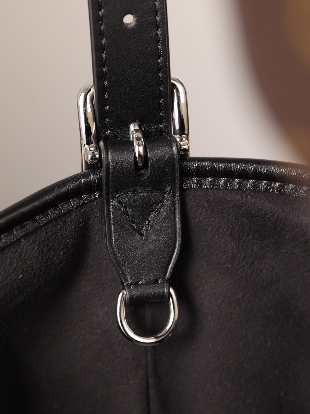 Shebag Louis Vuitton M25143 CARRYALL DARK medium size full review over 300 photos (2024 Sep updated )-Best Quality Fake designer Bag Review, Replica designer bag ru Shebag Louis Vuitton M25143 CARRYALL DARK medium size full review over 300 photos (2024 Sep updated )-Best Quality Fake designer Bag Review, Replica designer bag ru