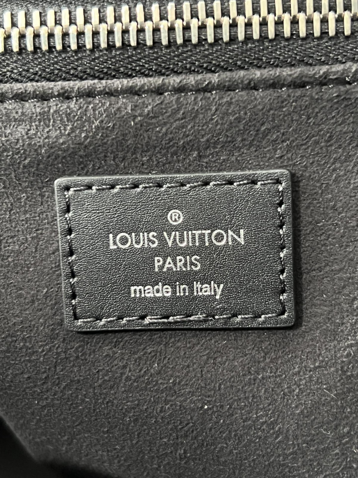 Shebag Louis Vuitton M25143 CARRYALL DARK medium size full review over 300 photos (2024 Sep updated )-Best Quality Fake designer Bag Review, Replica designer bag ru Shebag Louis Vuitton M25143 CARRYALL DARK medium size full review over 300 photos (2024 Sep updated )-Best Quality Fake designer Bag Review, Replica designer bag ru