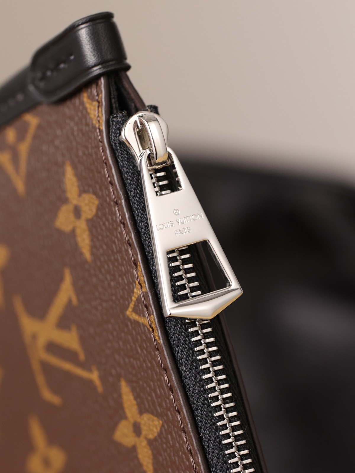 Shebag Louis Vuitton M25143 CARRYALL DARK medium size full review over 300 photos (2024 Sep updated )-Best Quality Fake designer Bag Review, Replica designer bag ru Shebag Louis Vuitton M25143 CARRYALL DARK medium size full review over 300 photos (2024 Sep updated )-Best Quality Fake designer Bag Review, Replica designer bag ru