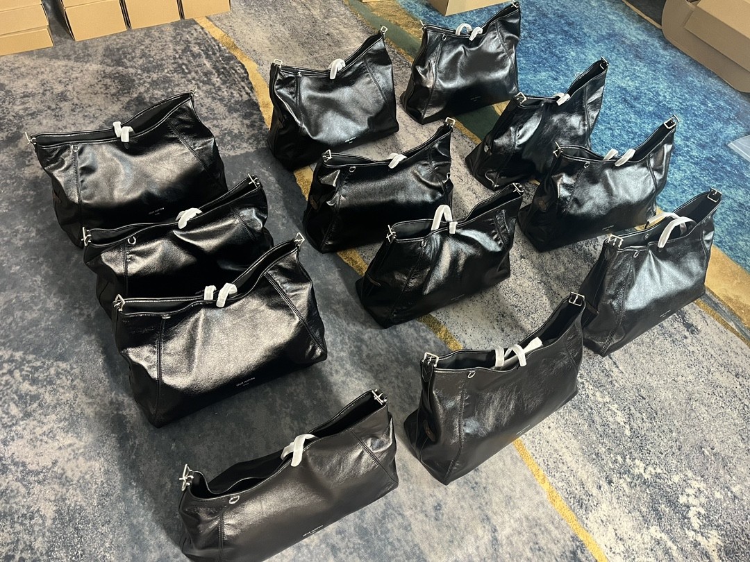 Shebag Louis Vuitton M25143 CARRYALL DARK medium size full review over 300 photos (2024 Sep updated )-Best Quality Fake designer Bag Review, Replica designer bag ru Shebag Louis Vuitton M25143 CARRYALL DARK medium size full review over 300 photos (2024 Sep updated )-Best Quality Fake designer Bag Review, Replica designer bag ru
