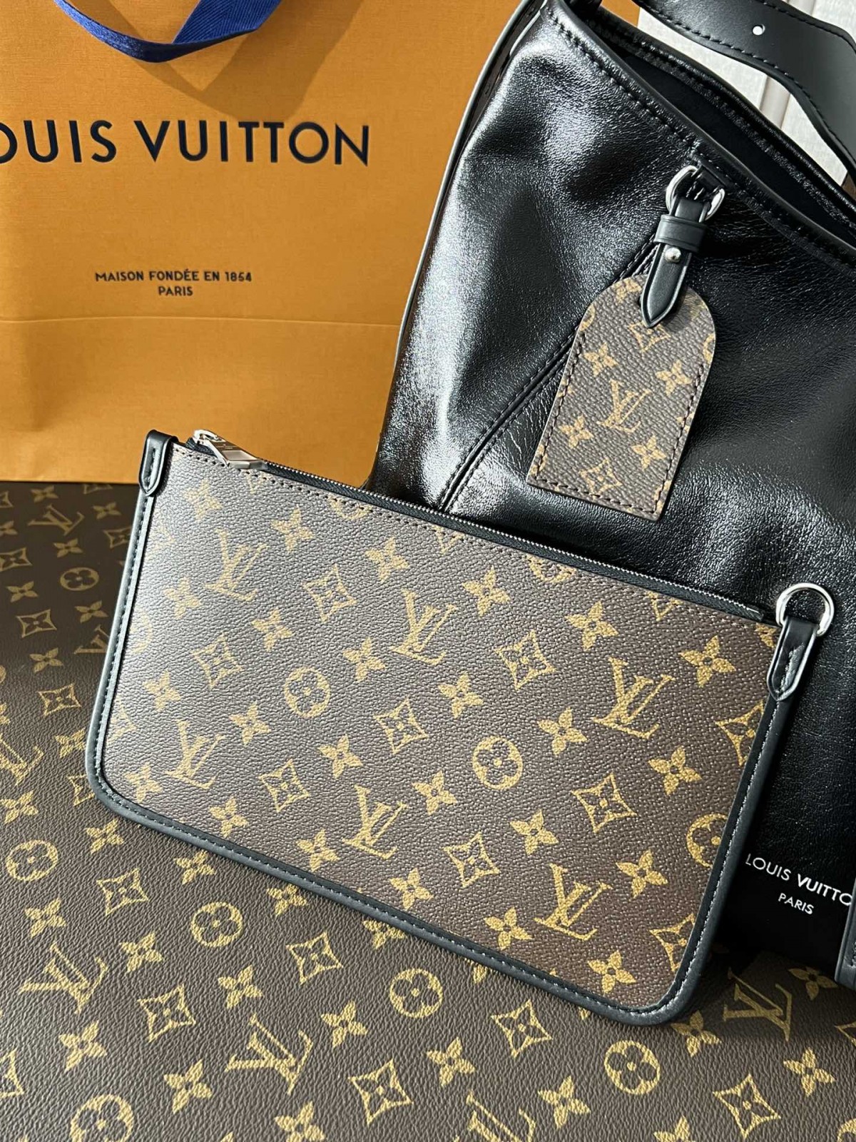 Shebag Louis Vuitton M25143 CARRYALL DARK medium size full review over 300 photos (2024 Sep updated )-Best Quality Fake designer Bag Review, Replica designer bag ru Shebag Louis Vuitton M25143 CARRYALL DARK medium size full review over 300 photos (2024 Sep updated )-Best Quality Fake designer Bag Review, Replica designer bag ru
