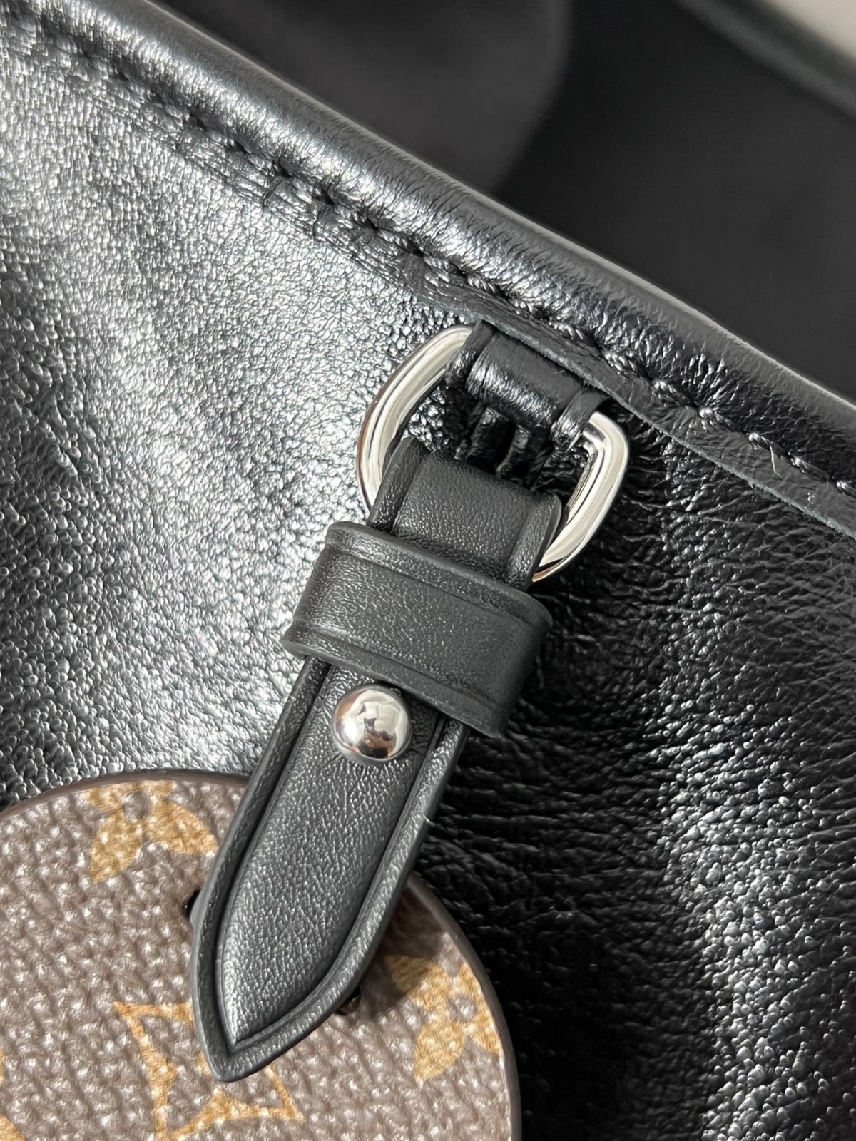 Shebag Louis Vuitton M25143 CARRYALL DARK medium size full review over 300 photos (2024 Sep updated )-Best Quality Fake designer Bag Review, Replica designer bag ru Shebag Louis Vuitton M25143 CARRYALL DARK medium size full review over 300 photos (2024 Sep updated )-Best Quality Fake designer Bag Review, Replica designer bag ru