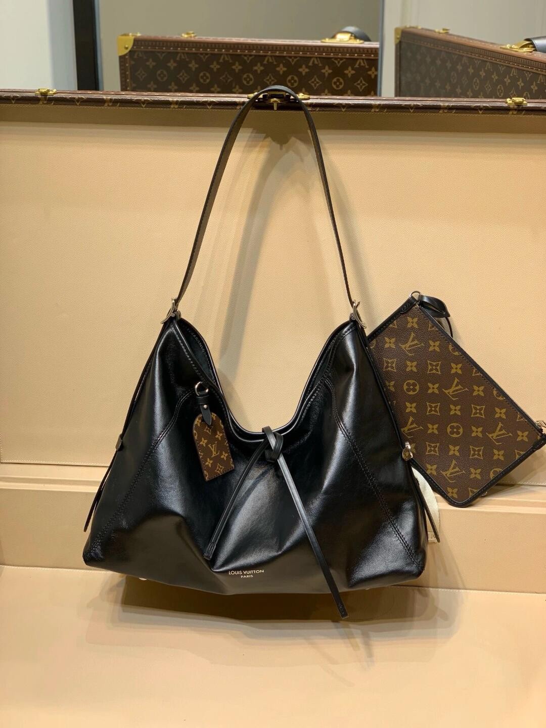 Shebag Louis Vuitton M25143 CARRYALL DARK medium size full review over 300 photos (2024 Sep updated )-Best Quality Fake designer Bag Review, Replica designer bag ru Shebag Louis Vuitton M25143 CARRYALL DARK medium size full review over 300 photos (2024 Sep updated )-Best Quality Fake designer Bag Review, Replica designer bag ru