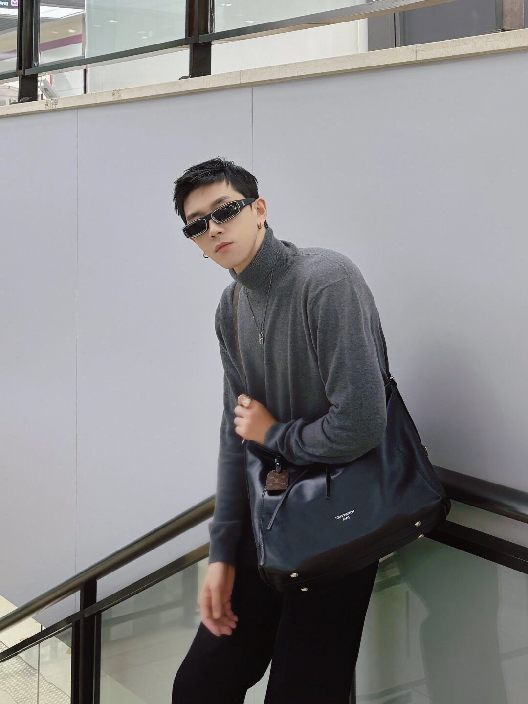 Shebag Louis Vuitton M25143 CARRYALL DARK medium size full review over 300 photos (2024 Sep updated )-Best Quality Fake designer Bag Review, Replica designer bag ru Shebag Louis Vuitton M25143 CARRYALL DARK medium size full review over 300 photos (2024 Sep updated )-Best Quality Fake designer Bag Review, Replica designer bag ru