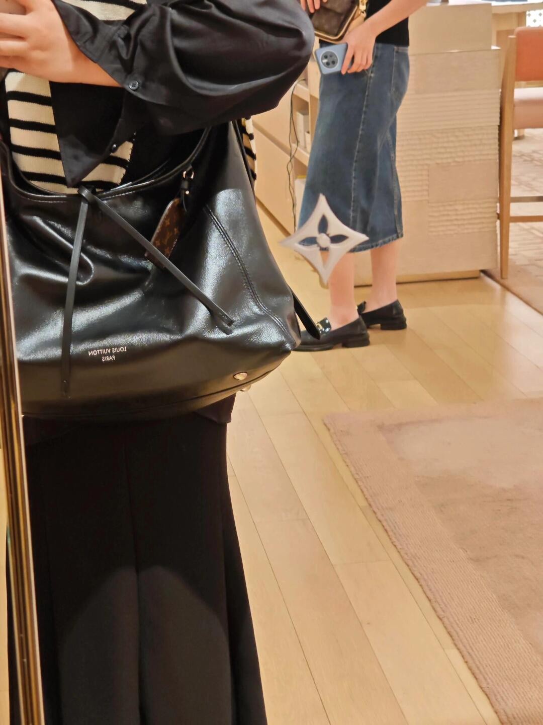 Shebag Louis Vuitton M25143 CARRYALL DARK medium size full review over 300 photos (2024 Sep updated )-Best Quality Fake designer Bag Review, Replica designer bag ru Shebag Louis Vuitton M25143 CARRYALL DARK medium size full review over 300 photos (2024 Sep updated )-Best Quality Fake designer Bag Review, Replica designer bag ru