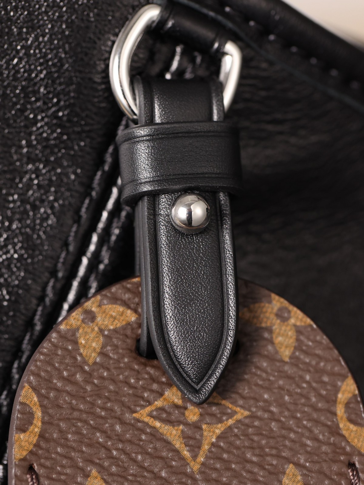 Shebag Louis Vuitton M25143 CARRYALL DARK medium size full review over 300 photos (2024 Sep updated )-Best Quality Fake designer Bag Review, Replica designer bag ru Shebag Louis Vuitton M25143 CARRYALL DARK medium size full review over 300 photos (2024 Sep updated )-Best Quality Fake designer Bag Review, Replica designer bag ru