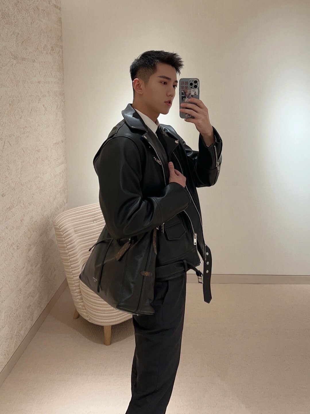 Shebag Louis Vuitton M25143 CARRYALL DARK medium size full review over 300 photos (2024 Sep updated )-Best Quality Fake designer Bag Review, Replica designer bag ru Shebag Louis Vuitton M25143 CARRYALL DARK medium size full review over 300 photos (2024 Sep updated )-Best Quality Fake designer Bag Review, Replica designer bag ru