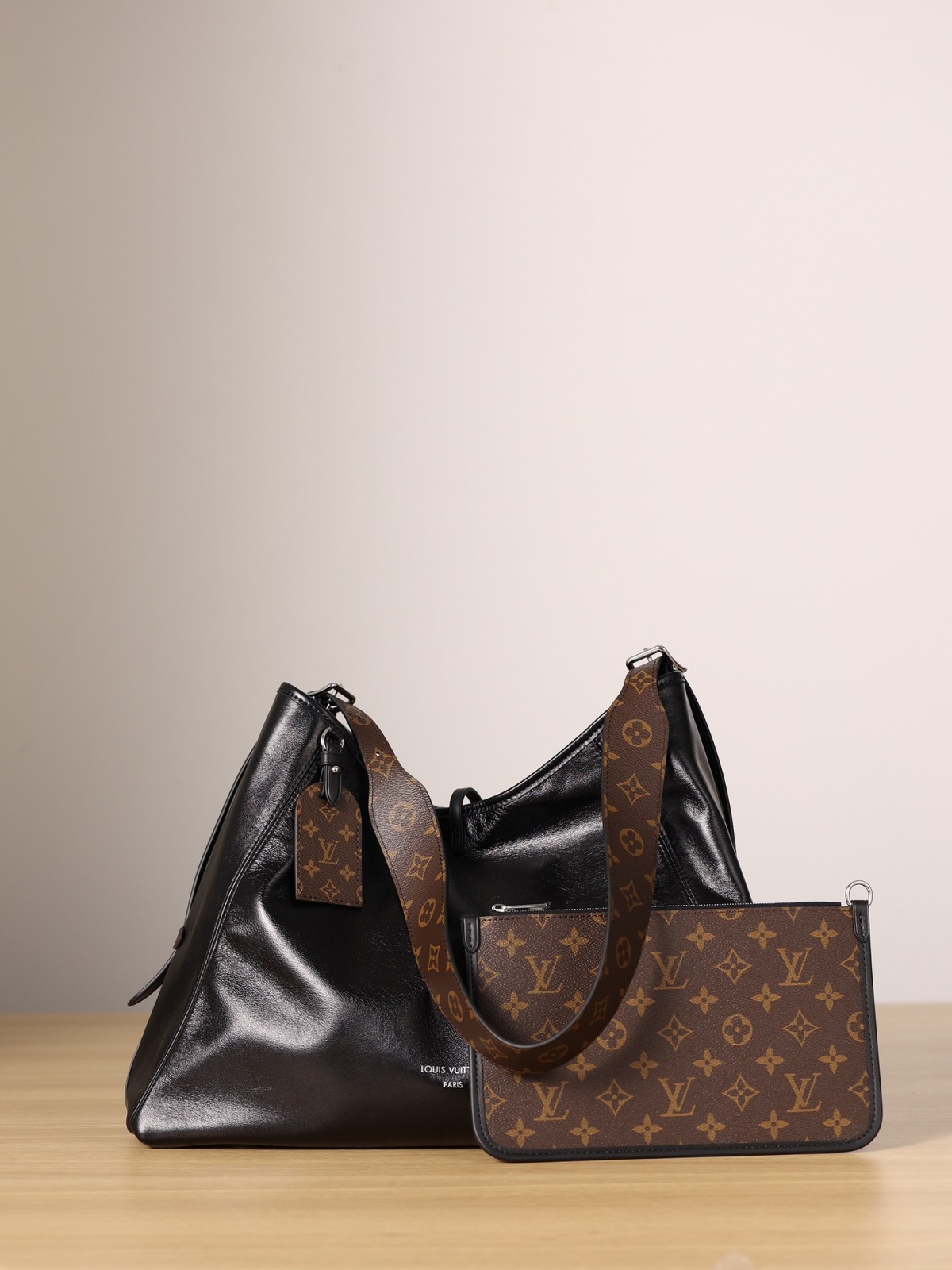 Shebag Louis Vuitton M25143 CARRYALL DARK medium size full review over 300 photos (2024 Sep updated )-Best Quality Fake designer Bag Review, Replica designer bag ru Shebag Louis Vuitton M25143 CARRYALL DARK medium size full review over 300 photos (2024 Sep updated )-Best Quality Fake designer Bag Review, Replica designer bag ru