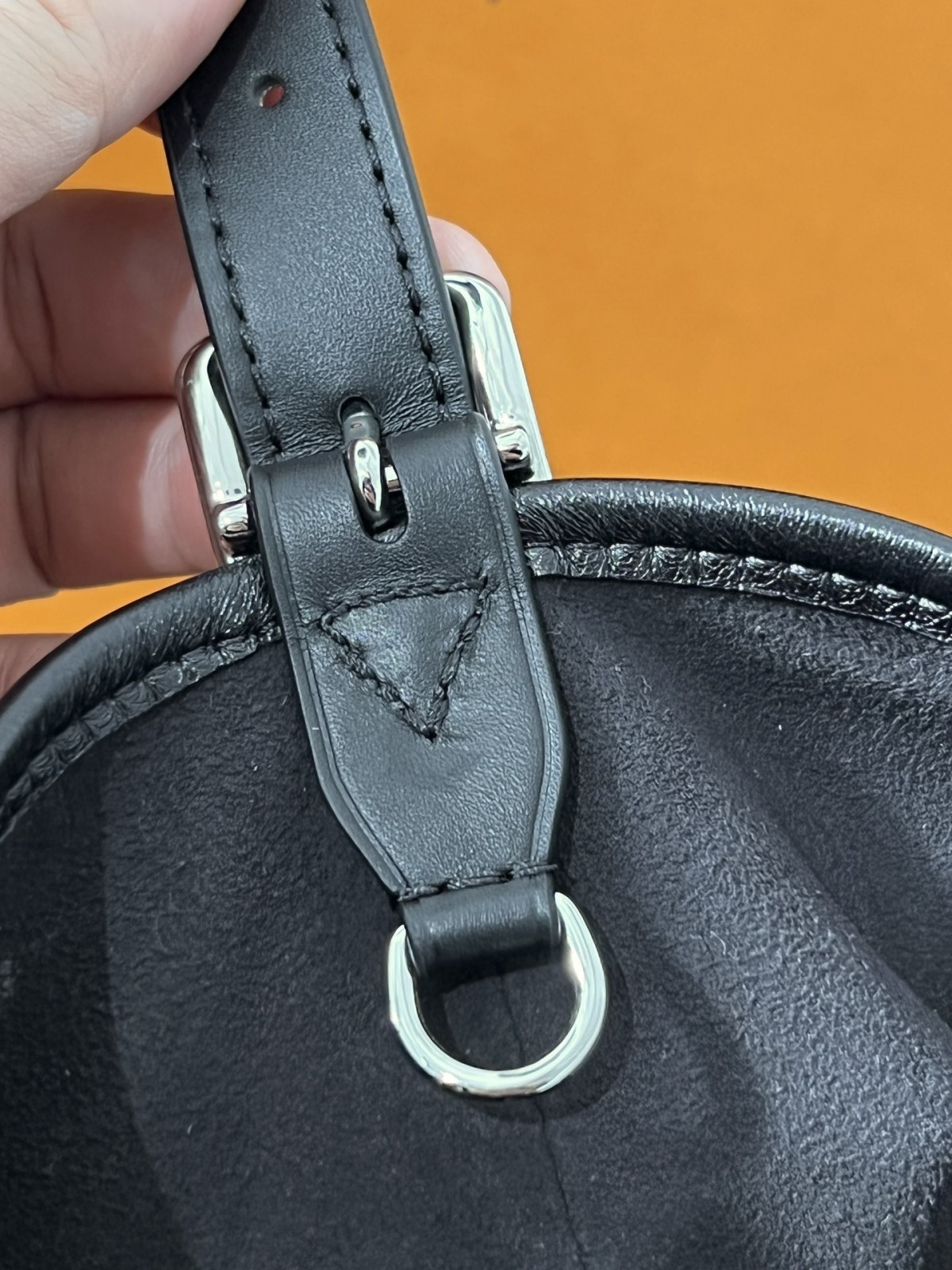 Shebag Louis Vuitton M25143 CARRYALL DARK medium size full review over 300 photos (2024 Sep updated )-Best Quality Fake designer Bag Review, Replica designer bag ru Shebag Louis Vuitton M25143 CARRYALL DARK medium size full review over 300 photos (2024 Sep updated )-Best Quality Fake designer Bag Review, Replica designer bag ru