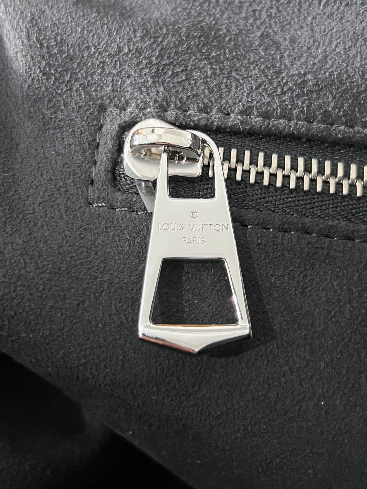 Shebag Louis Vuitton M25143 CARRYALL DARK medium size full review over 300 photos (2024 Sep updated )-Best Quality Fake designer Bag Review, Replica designer bag ru Shebag Louis Vuitton M25143 CARRYALL DARK medium size full review over 300 photos (2024 Sep updated )-Best Quality Fake designer Bag Review, Replica designer bag ru