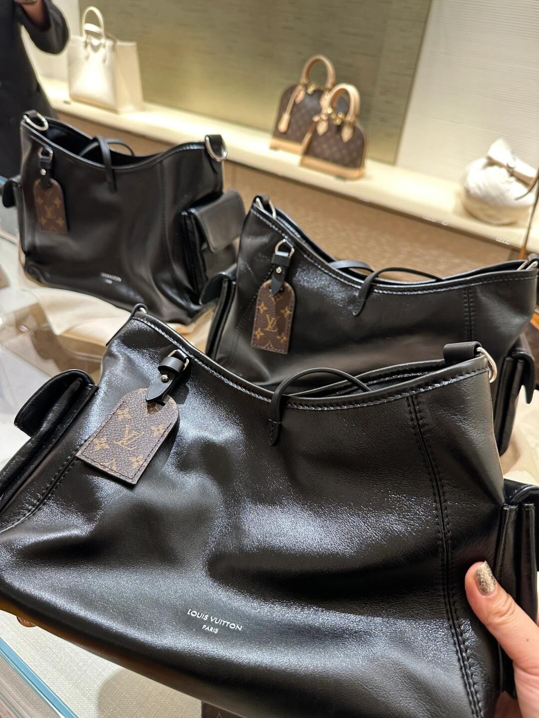Shebag Louis Vuitton M25143 CARRYALL DARK medium size full review over 300 photos (2024 Sep updated )-Best Quality Fake designer Bag Review, Replica designer bag ru Shebag Louis Vuitton M25143 CARRYALL DARK medium size full review over 300 photos (2024 Sep updated )-Best Quality Fake designer Bag Review, Replica designer bag ru