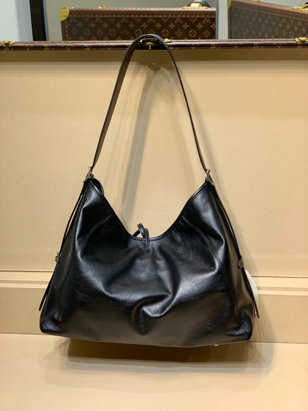 Shebag Louis Vuitton M25143 CARRYALL DARK medium size full review over 300 photos (2024 Sep updated )-Best Quality Fake designer Bag Review, Replica designer bag ru Shebag Louis Vuitton M25143 CARRYALL DARK medium size full review over 300 photos (2024 Sep updated )-Best Quality Fake designer Bag Review, Replica designer bag ru