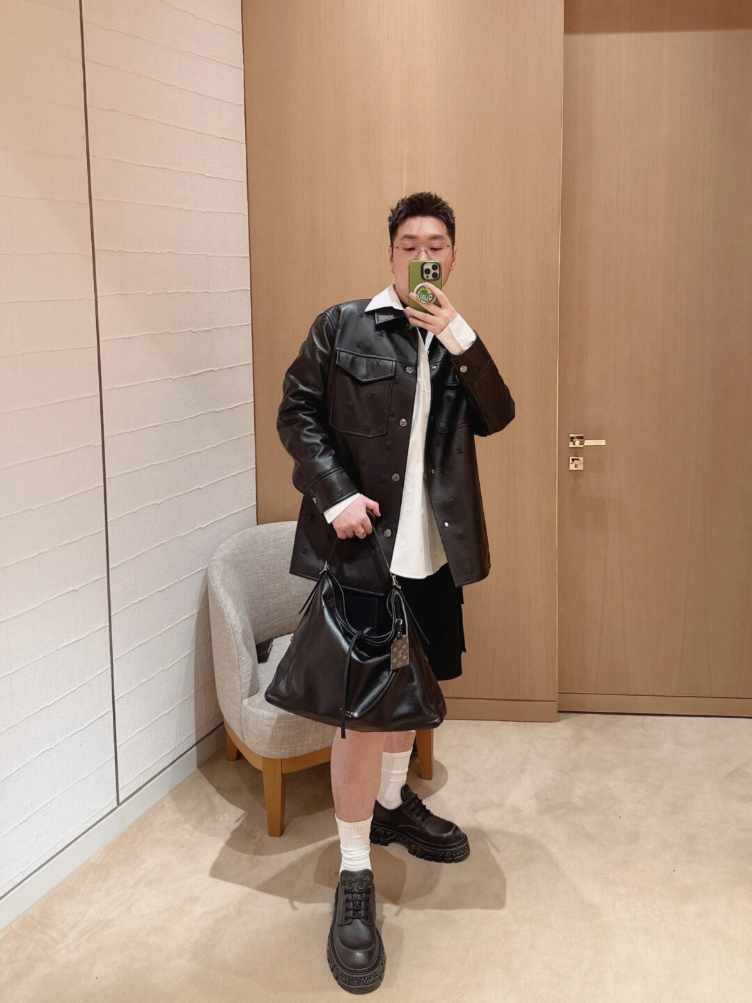 Shebag Louis Vuitton M25143 CARRYALL DARK medium size full review over 300 photos (2024 Sep updated )-Best Quality Fake designer Bag Review, Replica designer bag ru Shebag Louis Vuitton M25143 CARRYALL DARK medium size full review over 300 photos (2024 Sep updated )-Best Quality Fake designer Bag Review, Replica designer bag ru