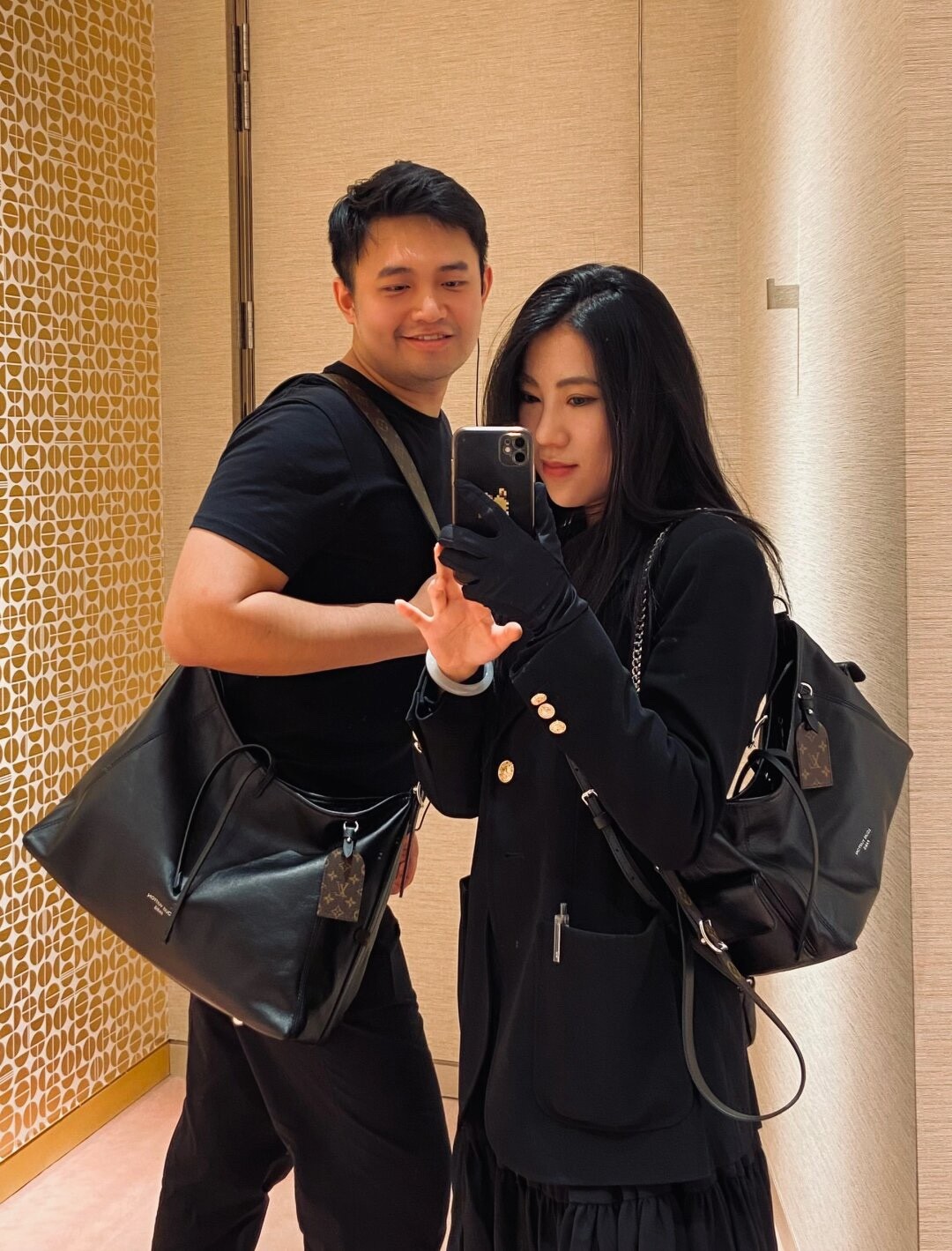 Shebag Louis Vuitton M25143 CARRYALL DARK medium size full review over 300 photos (2024 Sep updated )-Best Quality Fake designer Bag Review, Replica designer bag ru Shebag Louis Vuitton M25143 CARRYALL DARK medium size full review over 300 photos (2024 Sep updated )-Best Quality Fake designer Bag Review, Replica designer bag ru