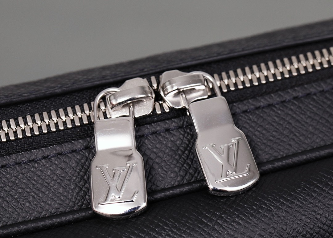 Shebag Louis Vuitton M30233 OUTDOOR bag full review (2024 Sep updated)-Best Quality Fake designer Bag Review, Replica designer bag ru