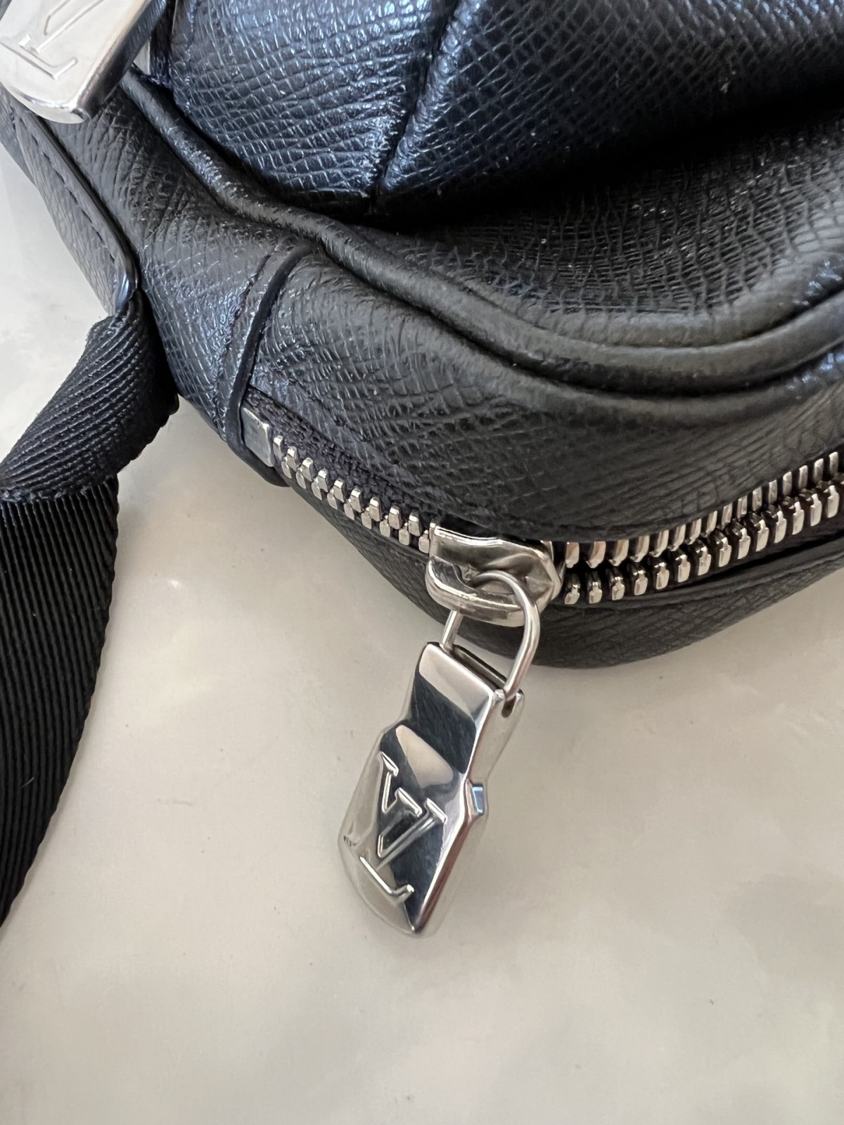 Shebag Louis Vuitton M30233 OUTDOOR bag full review (2024 Sep updated)-Best Quality Fake designer Bag Review, Replica designer bag ru