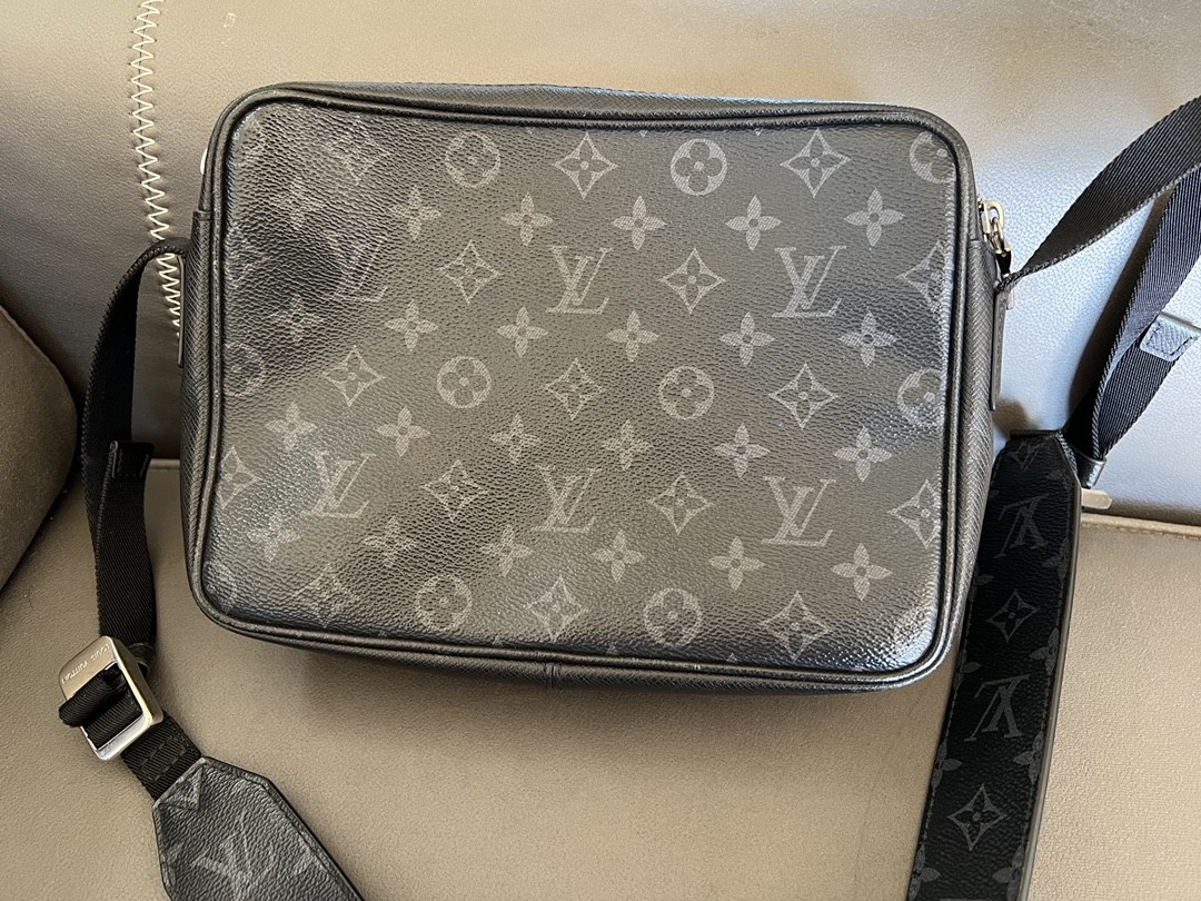 Shebag Louis Vuitton M30233 OUTDOOR bag full review (2024 Sep updated)-Best Quality Fake designer Bag Review, Replica designer bag ru