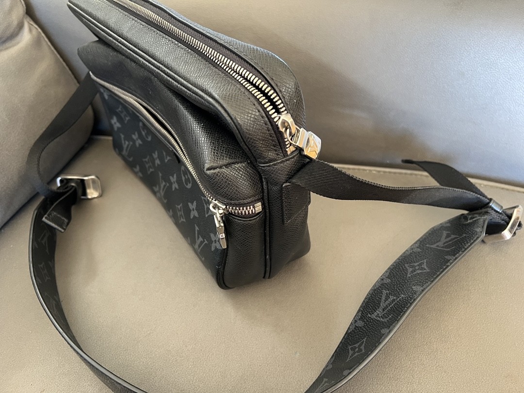 Shebag Louis Vuitton M30233 OUTDOOR bag full review (2024 Sep updated)-Best Quality Fake designer Bag Review, Replica designer bag ru