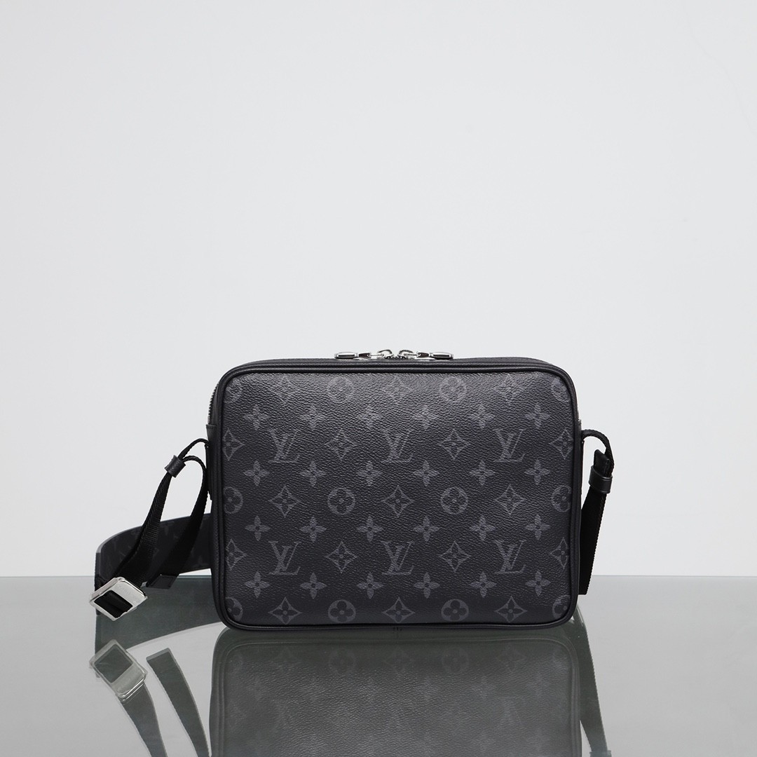 Shebag Louis Vuitton M30233 OUTDOOR bag full review (2024 Sep updated)-Best Quality Fake designer Bag Review, Replica designer bag ru