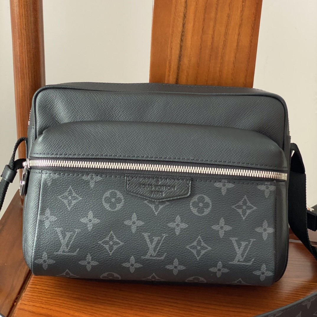 Shebag Louis Vuitton M30233 OUTDOOR bag full review (2024 Sep updated)-Best Quality Fake designer Bag Review, Replica designer bag ru