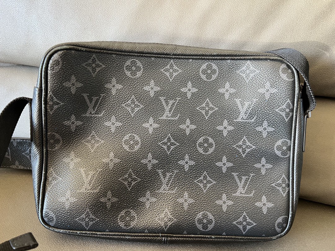 Shebag Louis Vuitton M30233 OUTDOOR bag full review (2024 Sep updated)-Best Quality Fake designer Bag Review, Replica designer bag ru