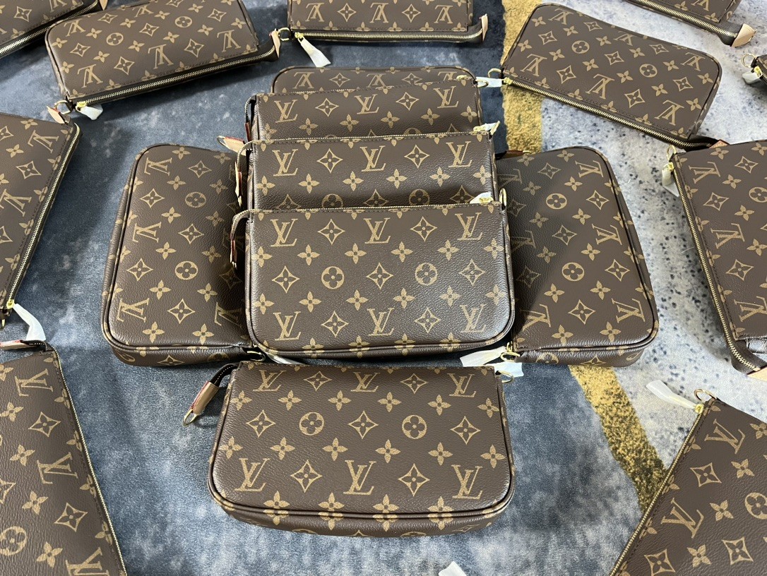 Shebag Louis Vuitton M40712 Pochette accessory bag full review(2024 Sep updated)-Best Quality Fake designer Bag Review, Replica designer bag ru Shebag Louis Vuitton M40712 Pochette accessory bag full review(2024 Sep updated)-Best Quality Fake designer Bag Review, Replica designer bag ru