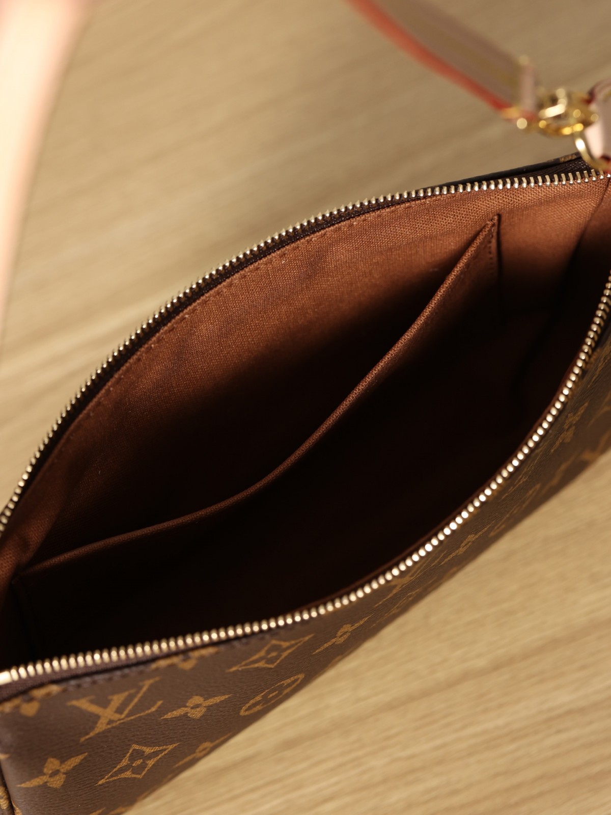 Shebag Louis Vuitton M40712 Pochette accessory bag full review(2024 Sep updated)-Best Quality Fake designer Bag Review, Replica designer bag ru Shebag Louis Vuitton M40712 Pochette accessory bag full review(2024 Sep updated)-Best Quality Fake designer Bag Review, Replica designer bag ru