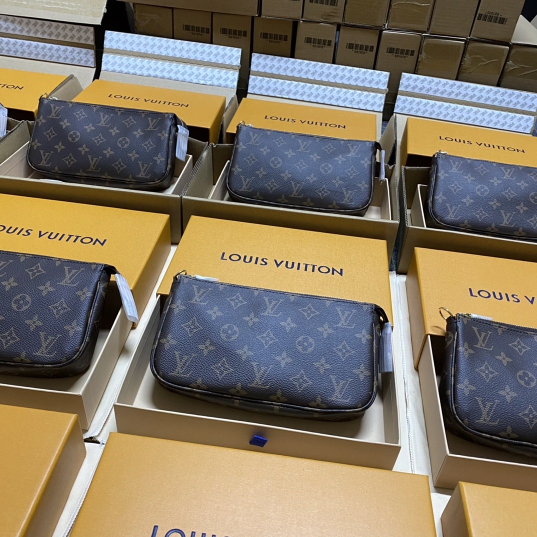 Shebag Louis Vuitton M40712 Pochette accessory bag full review(2024 Sep updated)-Best Quality Fake designer Bag Review, Replica designer bag ru Shebag Louis Vuitton M40712 Pochette accessory bag full review(2024 Sep updated)-Best Quality Fake designer Bag Review, Replica designer bag ru