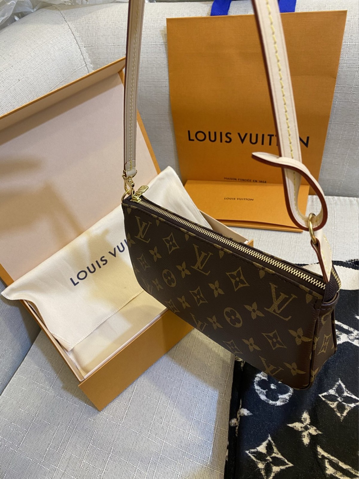 Shebag Louis Vuitton M40712 Pochette accessory bag full review(2024 Sep updated)-Best Quality Fake designer Bag Review, Replica designer bag ru Shebag Louis Vuitton M40712 Pochette accessory bag full review(2024 Sep updated)-Best Quality Fake designer Bag Review, Replica designer bag ru