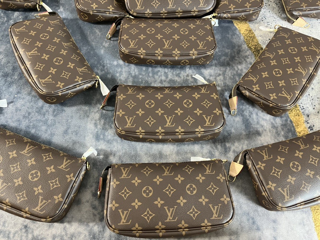 Shebag Louis Vuitton M40712 Pochette accessory bag full review(2024 Sep updated)-Best Quality Fake designer Bag Review, Replica designer bag ru Shebag Louis Vuitton M40712 Pochette accessory bag full review(2024 Sep updated)-Best Quality Fake designer Bag Review, Replica designer bag ru