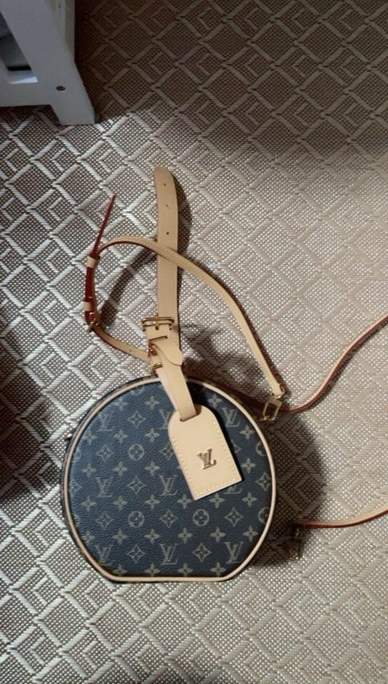 Shebag Louis Vuitton M43514 PETITE BOITE CHAPEAU full review (2024 Oct updated)-Best Quality Fake designer Bag Review, Replica designer bag ru