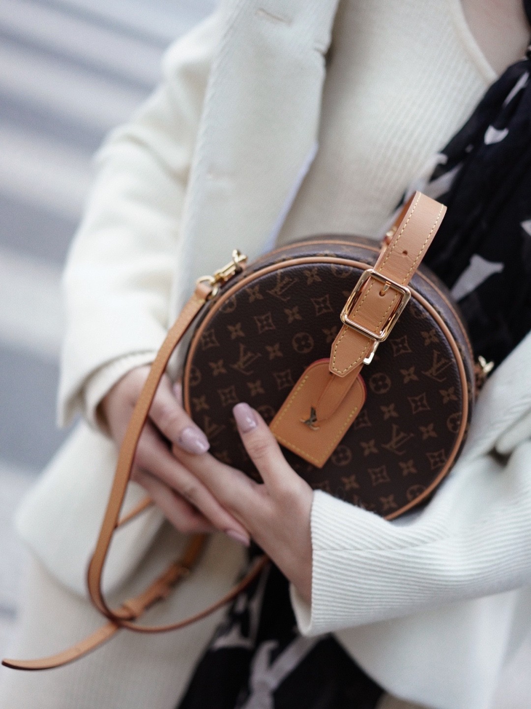 Shebag Louis Vuitton M43514 PETITE BOITE CHAPEAU full review (2024 Oct updated)-Best Quality Fake designer Bag Review, Replica designer bag ru