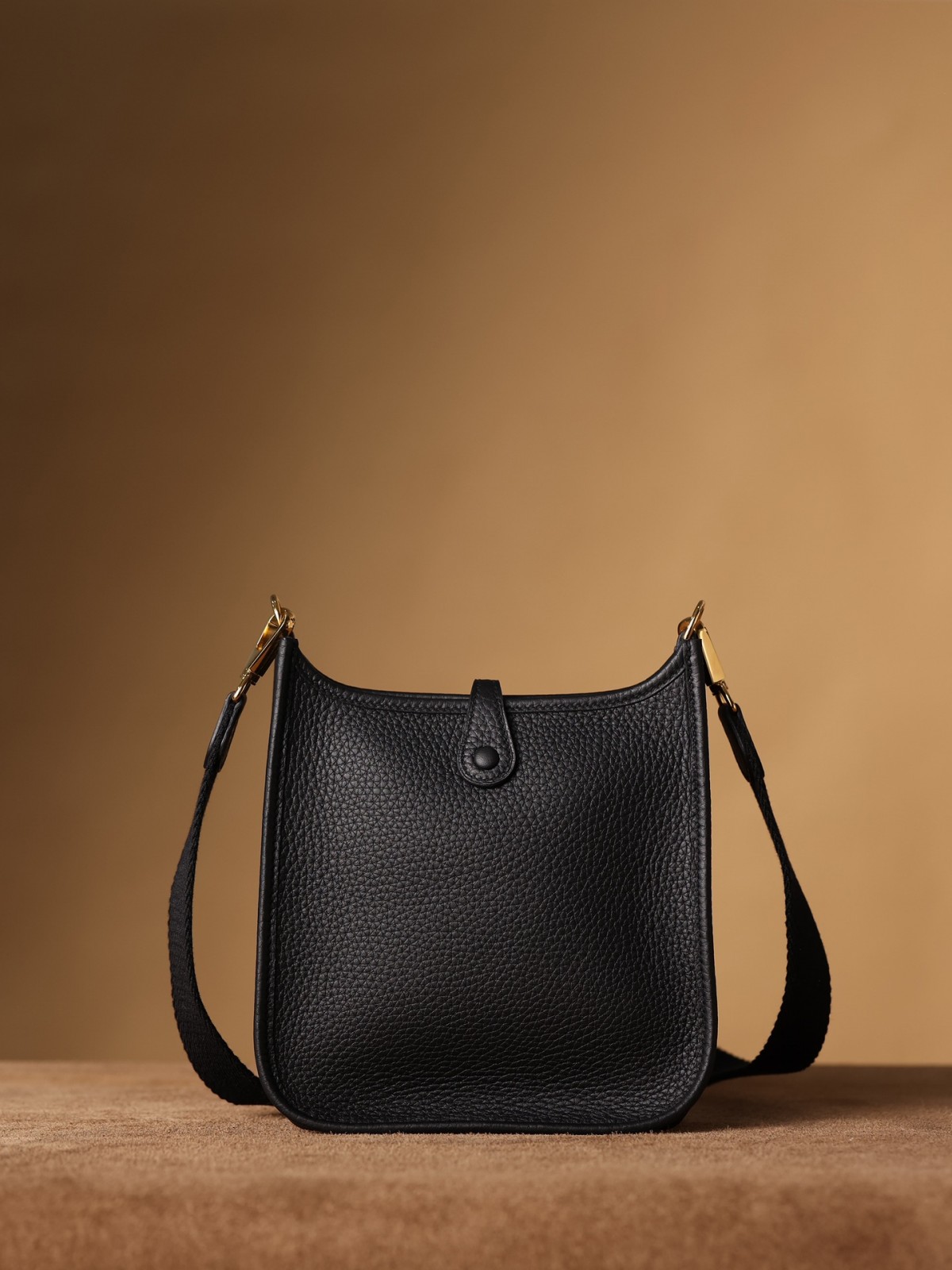 Shebag Hermes Evelyn 16 in black gold full review (2024 Nov updated)-Best Quality Fake designer Bag Review, Replica designer bag ru Shebag Hermes Evelyn 16 in black gold full review (2024 Nov updated)-Best Quality Fake designer Bag Review, Replica designer bag ru