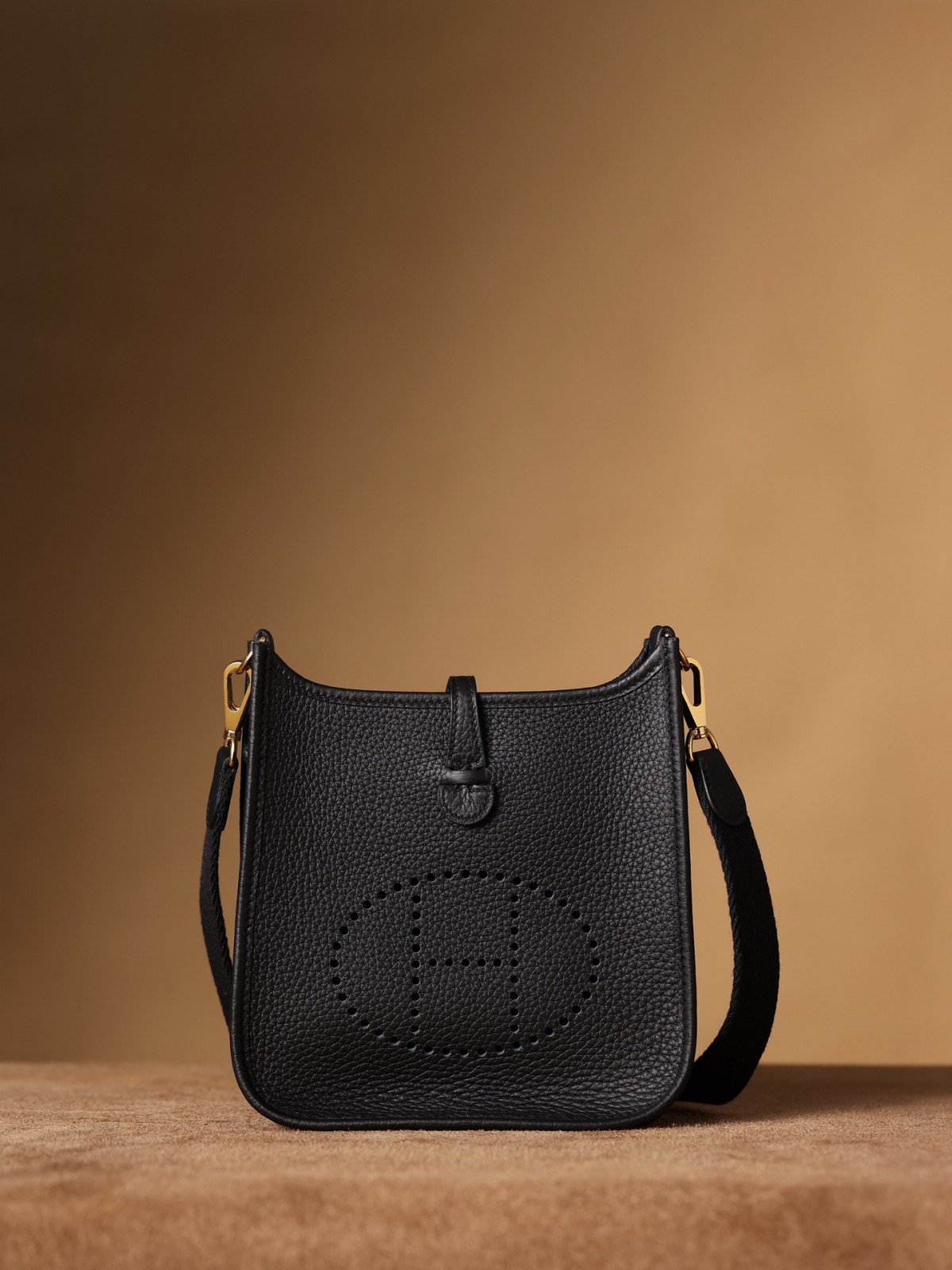 Shebag Hermes Evelyn 16 in black gold full review (2024 Nov updated)-Best Quality Fake designer Bag Review, Replica designer bag ru Shebag Hermes Evelyn 16 in black gold full review (2024 Nov updated)-Best Quality Fake designer Bag Review, Replica designer bag ru