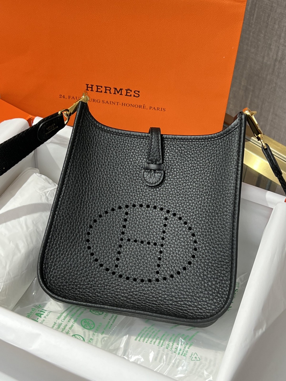 Shebag Hermes Evelyn 16 in black gold full review (2024 Nov updated)-Best Quality Fake designer Bag Review, Replica designer bag ru Shebag Hermes Evelyn 16 in black gold full review (2024 Nov updated)-Best Quality Fake designer Bag Review, Replica designer bag ru