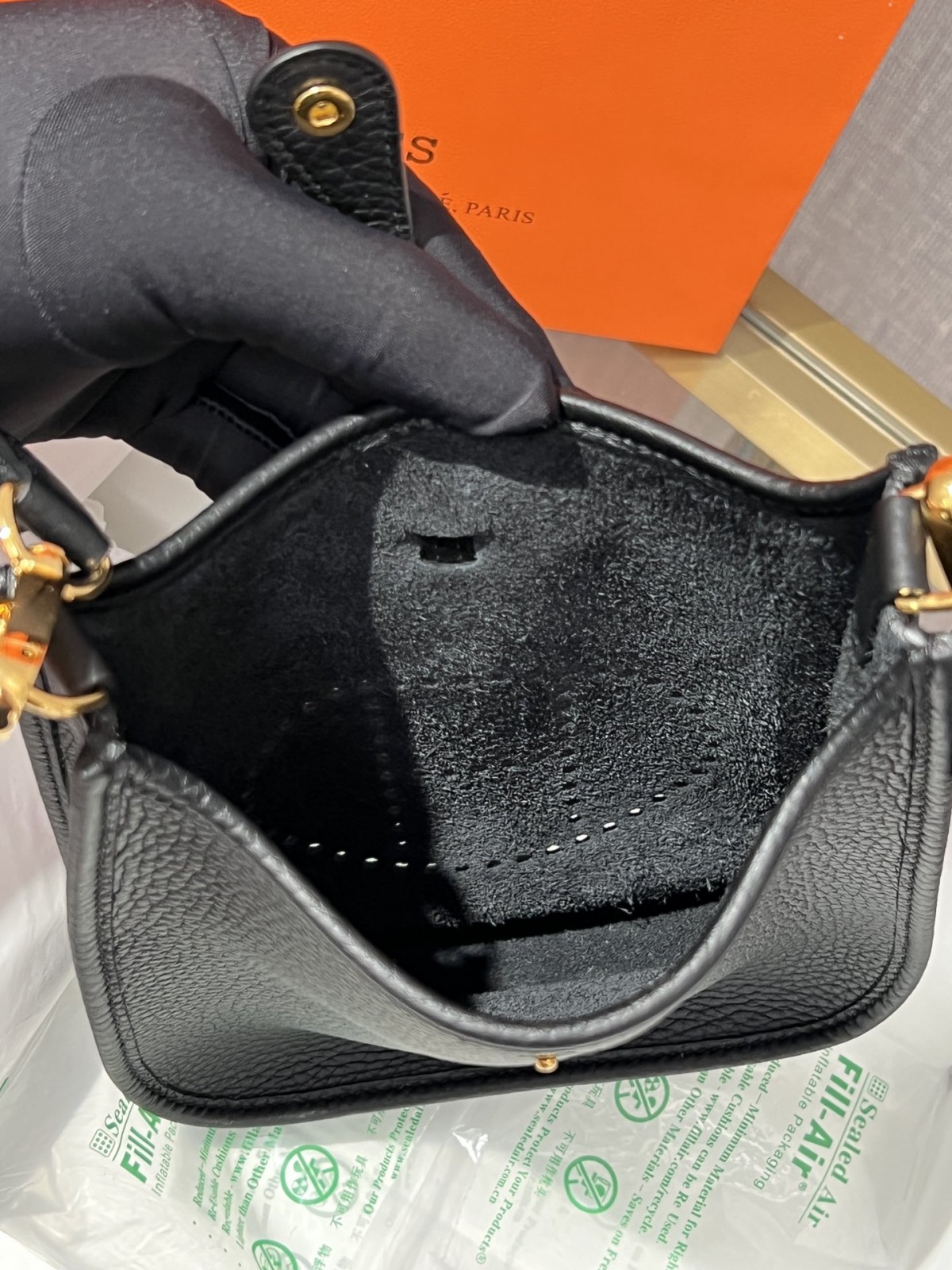 Shebag Hermes Evelyn 16 in black gold full review (2024 Nov updated)-Best Quality Fake designer Bag Review, Replica designer bag ru Shebag Hermes Evelyn 16 in black gold full review (2024 Nov updated)-Best Quality Fake designer Bag Review, Replica designer bag ru