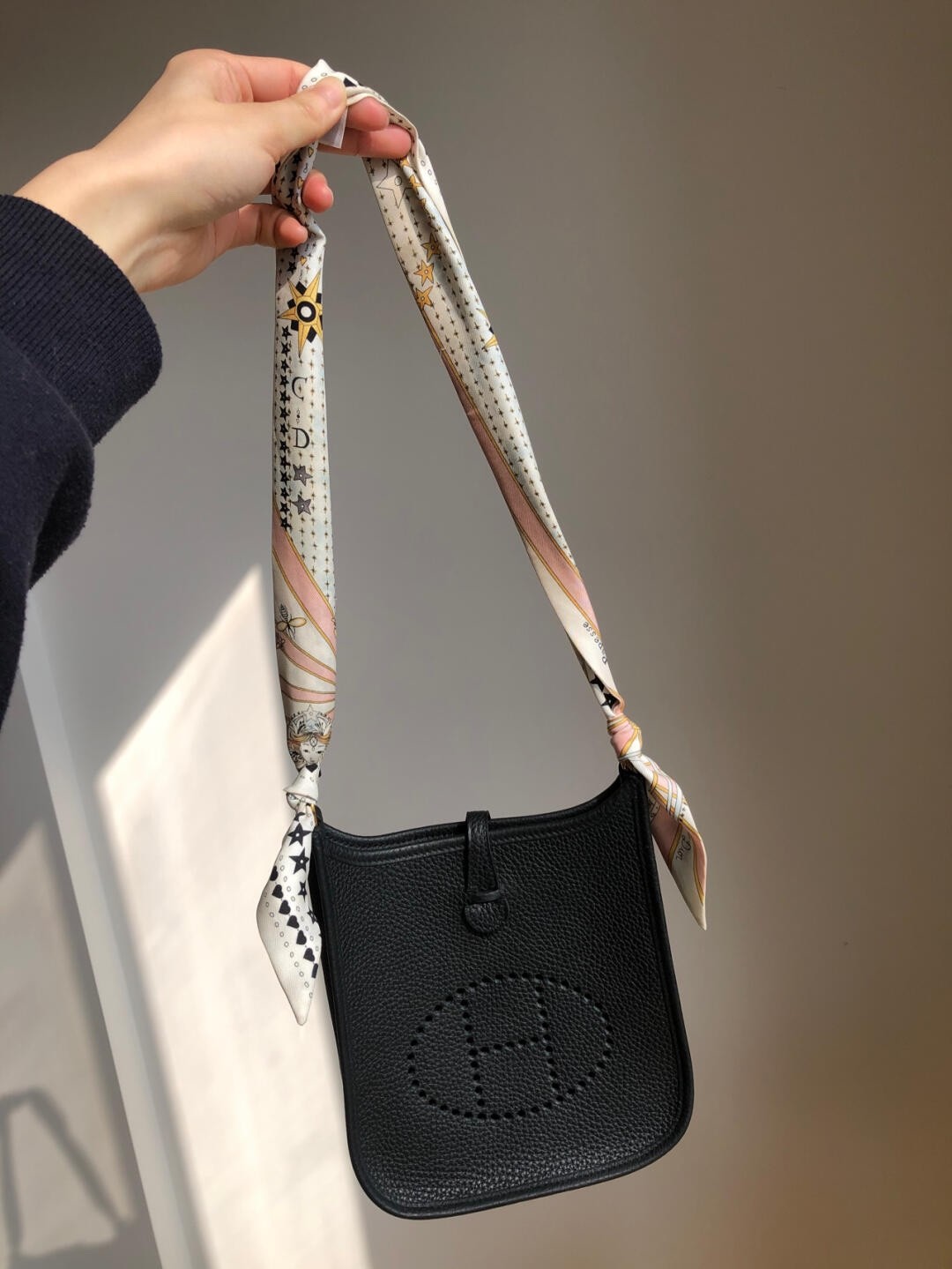 Shebag Hermes Evelyn 16 in black gold full review (2024 Nov updated)-Best Quality Fake designer Bag Review, Replica designer bag ru Shebag Hermes Evelyn 16 in black gold full review (2024 Nov updated)-Best Quality Fake designer Bag Review, Replica designer bag ru