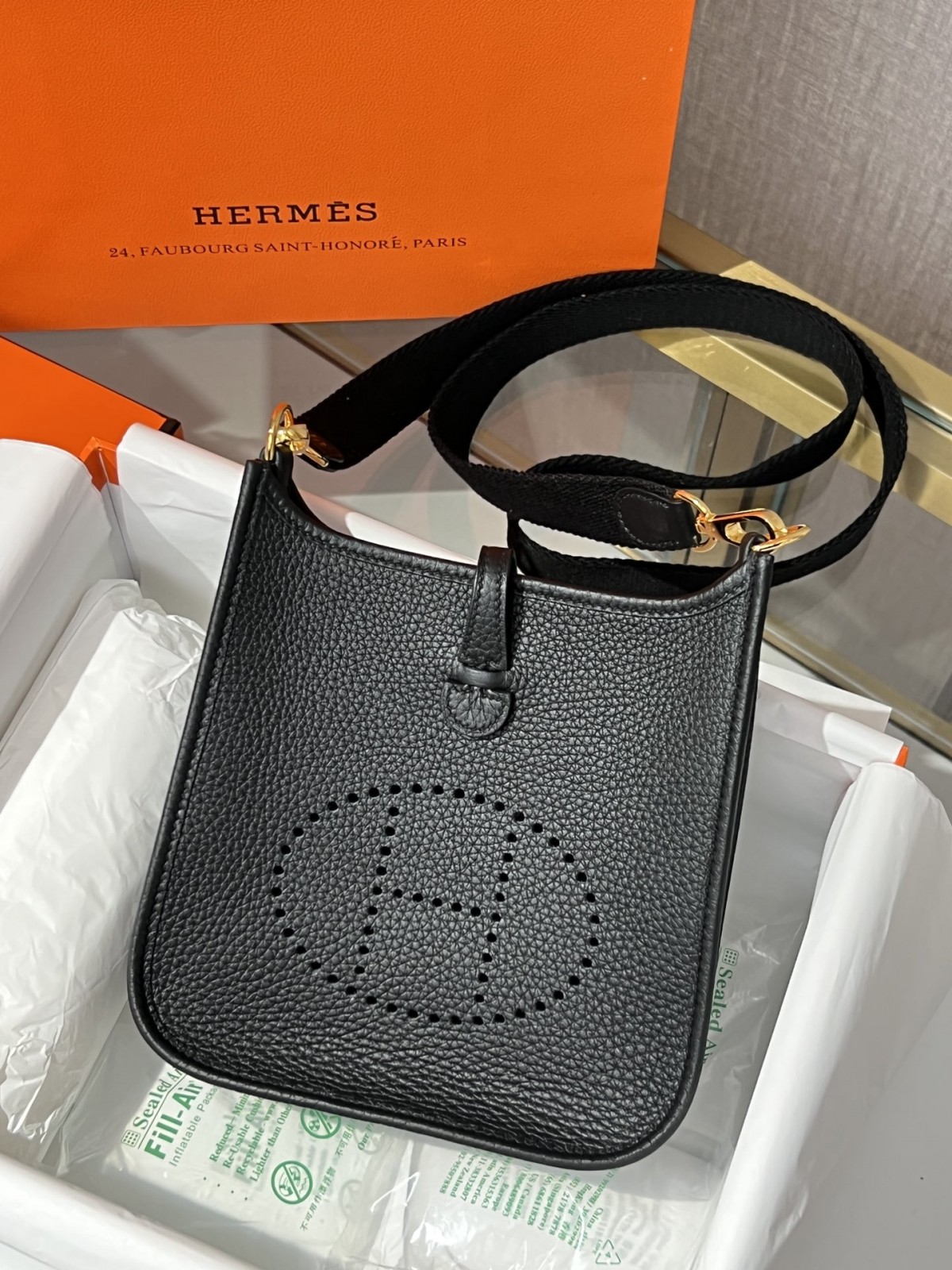 Shebag Hermes Evelyn 16 in black gold full review (2024 Nov updated)-Best Quality Fake designer Bag Review, Replica designer bag ru Shebag Hermes Evelyn 16 in black gold full review (2024 Nov updated)-Best Quality Fake designer Bag Review, Replica designer bag ru