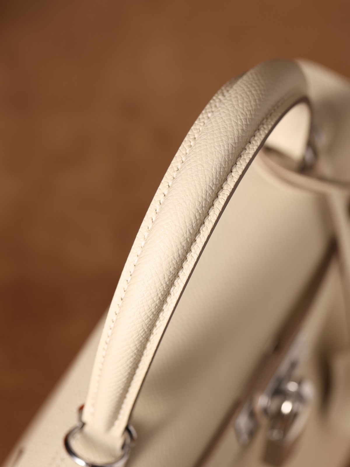Shebag full handmade Hermes Kelly 25 in white Epsom leather full review (2024 Dec updated)-Best Quality Fake designer Bag Review, Replica designer bag ru Shebag full handmade Hermes Kelly 25 in white Epsom leather full review (2024 Dec updated)-Best Quality Fake designer Bag Review, Replica designer bag ru