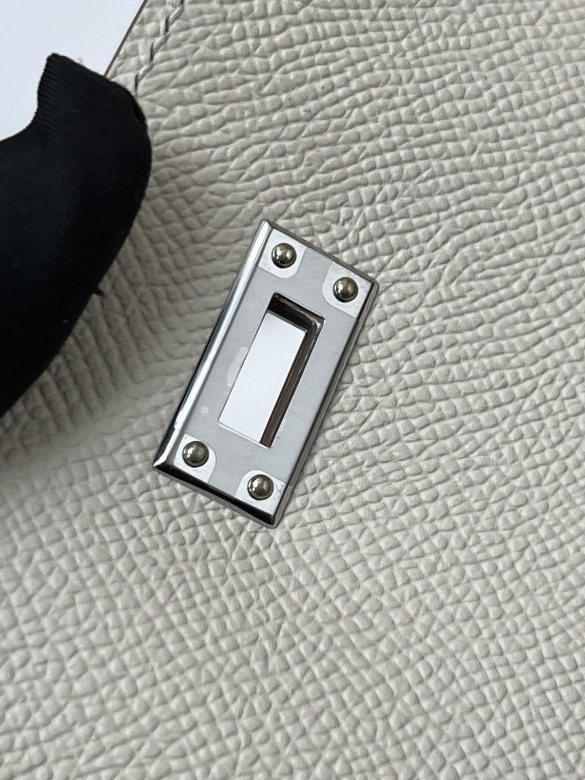 Shebag full handmade Hermes Kelly 25 in white Epsom leather full review (2024 Dec updated)-Best Quality Fake designer Bag Review, Replica designer bag ru Shebag full handmade Hermes Kelly 25 in white Epsom leather full review (2024 Dec updated)-Best Quality Fake designer Bag Review, Replica designer bag ru