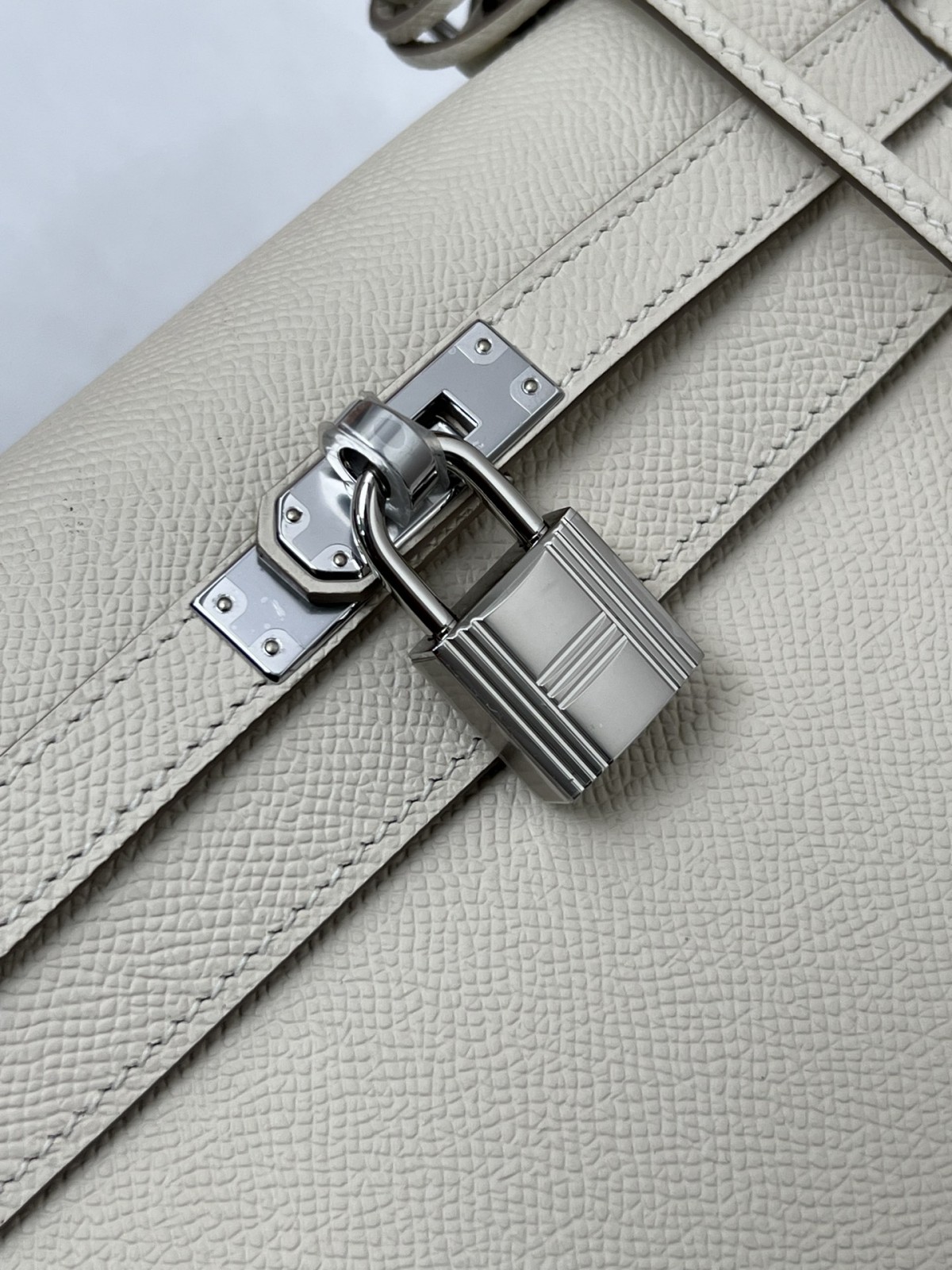 Shebag full handmade Hermes Kelly 25 in white Epsom leather full review (2024 Dec updated)-Best Quality Fake designer Bag Review, Replica designer bag ru Shebag full handmade Hermes Kelly 25 in white Epsom leather full review (2024 Dec updated)-Best Quality Fake designer Bag Review, Replica designer bag ru