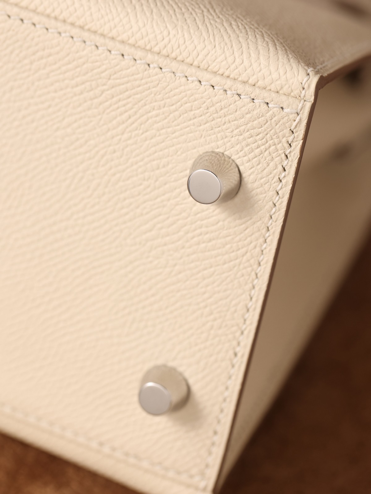 Shebag full handmade Hermes Kelly 25 in white Epsom leather full review (2024 Dec updated)-Best Quality Fake designer Bag Review, Replica designer bag ru Shebag full handmade Hermes Kelly 25 in white Epsom leather full review (2024 Dec updated)-Best Quality Fake designer Bag Review, Replica designer bag ru