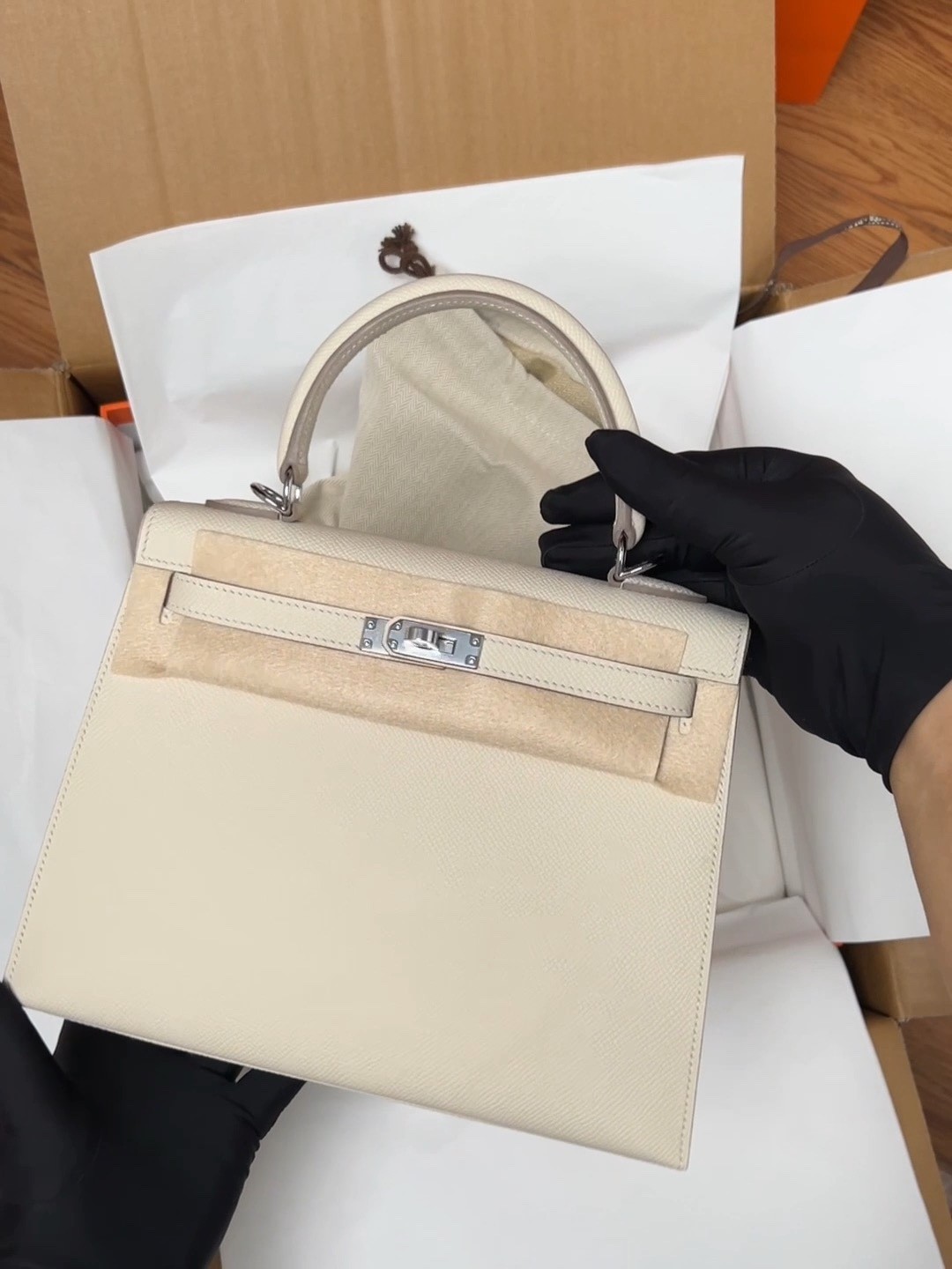 Shebag full handmade Hermes Kelly 25 in white Epsom leather full review (2024 Dec updated)-Best Quality Fake designer Bag Review, Replica designer bag ru Shebag full handmade Hermes Kelly 25 in white Epsom leather full review (2024 Dec updated)-Best Quality Fake designer Bag Review, Replica designer bag ru