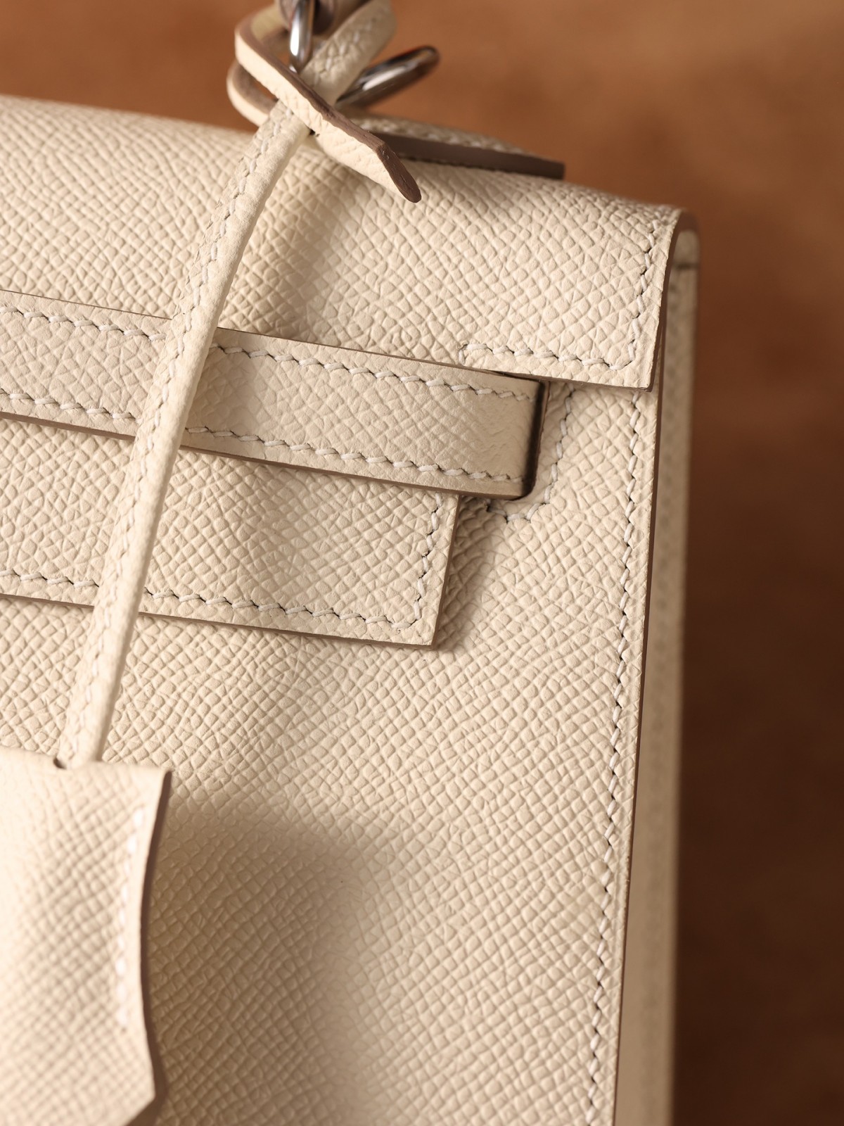 Shebag full handmade Hermes Kelly 25 in white Epsom leather full review (2024 Dec updated)-Best Quality Fake designer Bag Review, Replica designer bag ru Shebag full handmade Hermes Kelly 25 in white Epsom leather full review (2024 Dec updated)-Best Quality Fake designer Bag Review, Replica designer bag ru